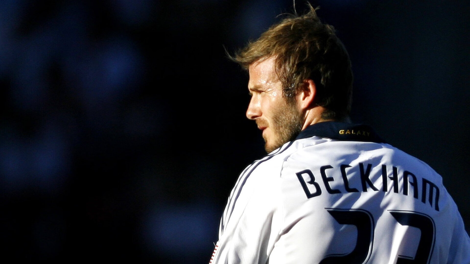 篮球少年用拼搏追逐梦想，篮球运动少年