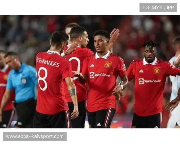 曼联内讧曝光，德比首发阵容提前泄露，俱乐部展开调查，曼城曼联德比