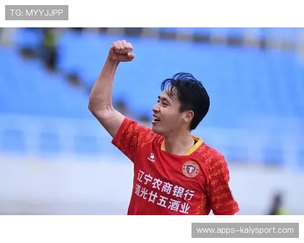 辽宁铁人教练组加练防守配合，盯人换位反复演练